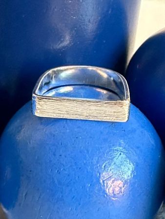 Brushed flat ring