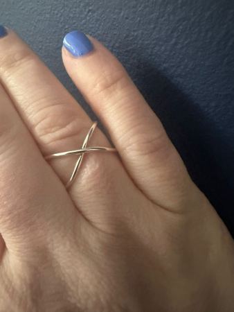 Cross-over adjustable ring