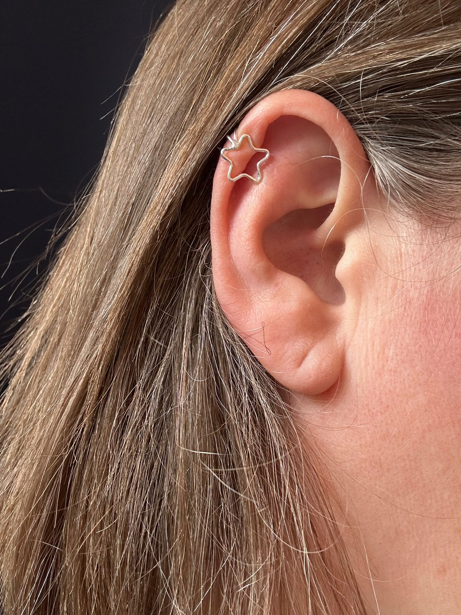 Hollow Star Double-contact Ear Cuff — image 2
