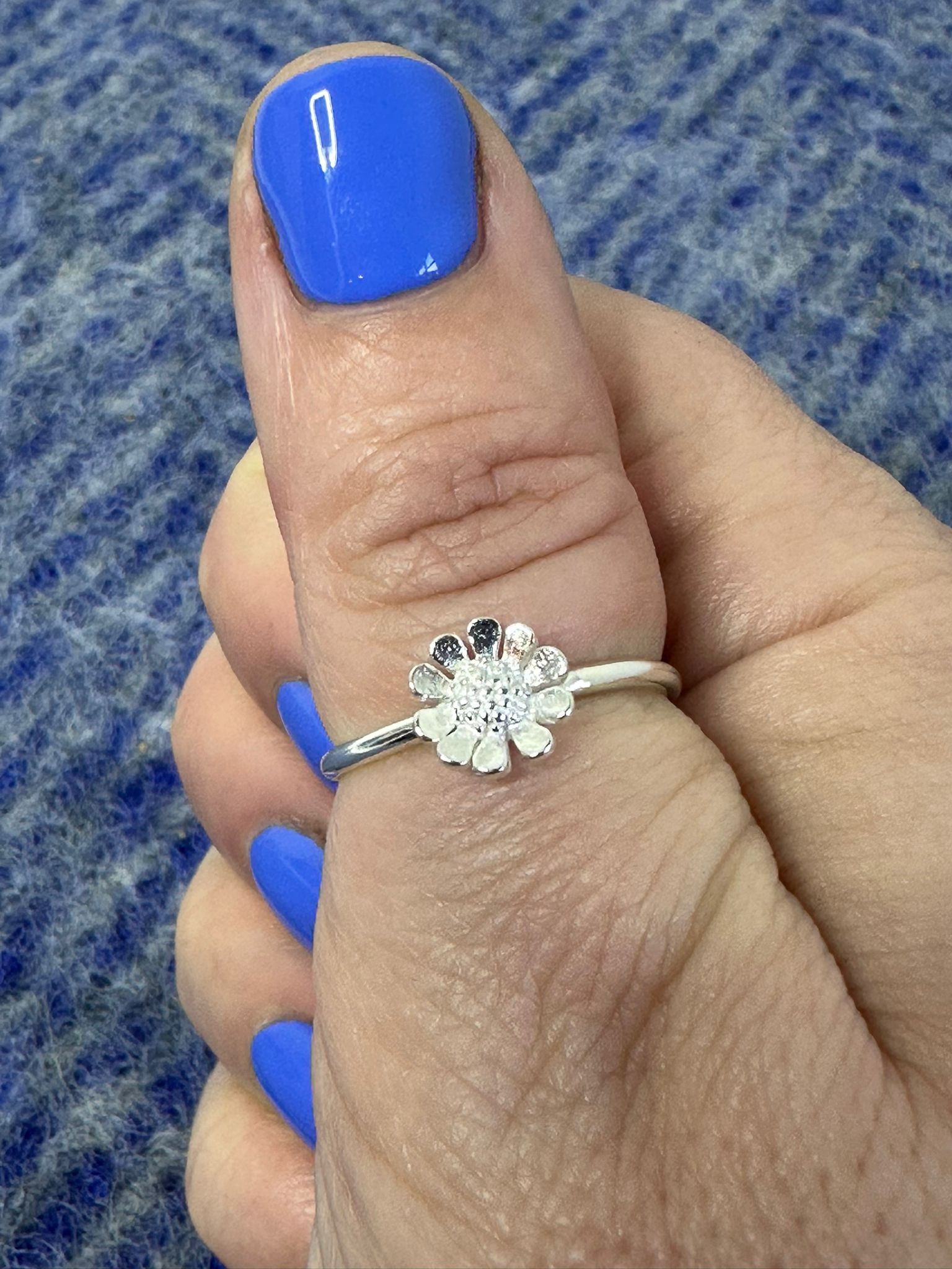 The Daisy ring — image 7